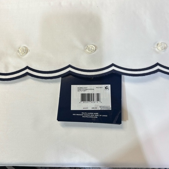 Ralph Lauren Home Malin Scallop Organic Cotton Sateen Flat Sheet, Queen - Picture 3 of 3
